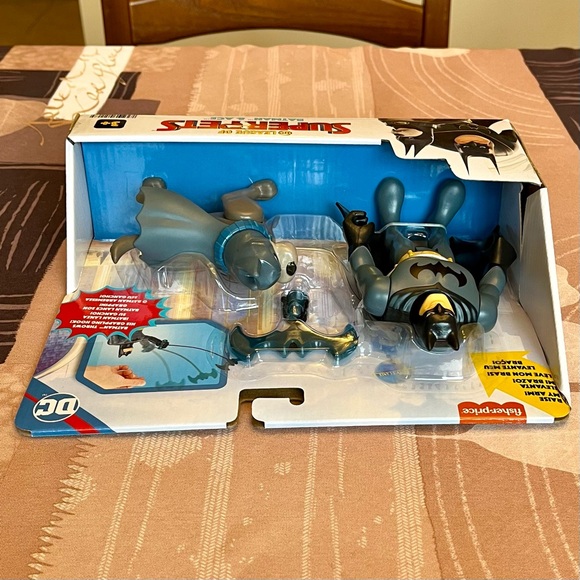 Fisher-Price DC League of Superpets Batman & Ace Playset - Picture 6 of 12